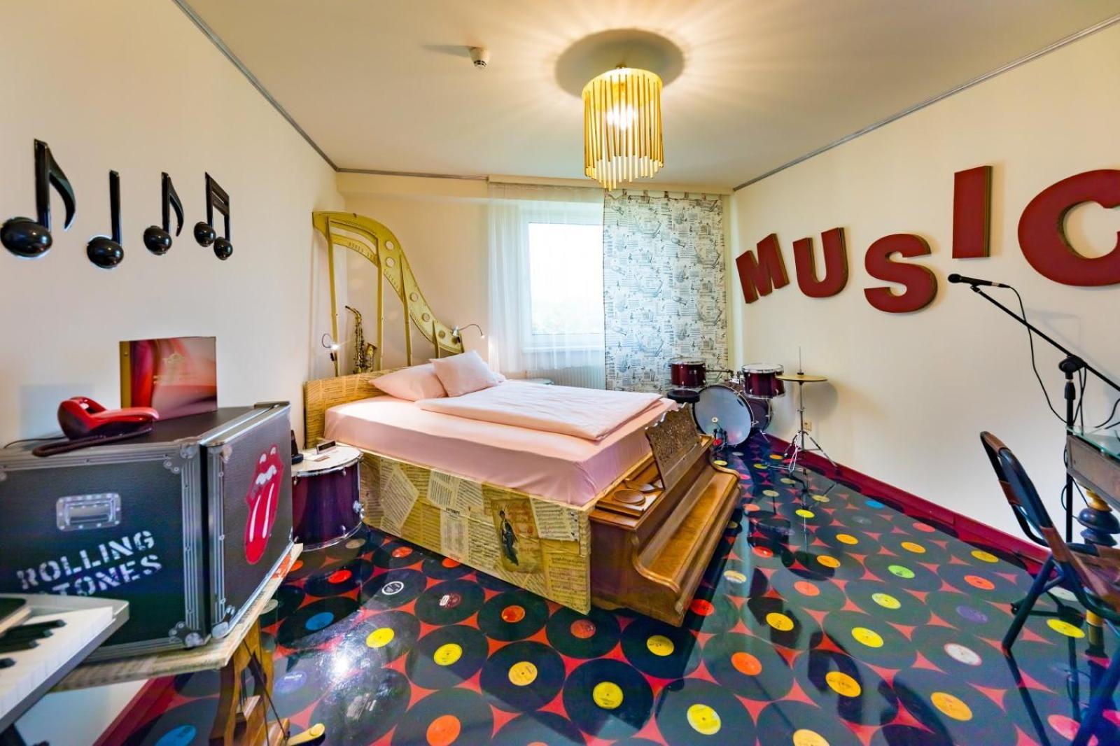 ווינר נוישטאדט Hotel Freizeittempel מראה חיצוני תמונה